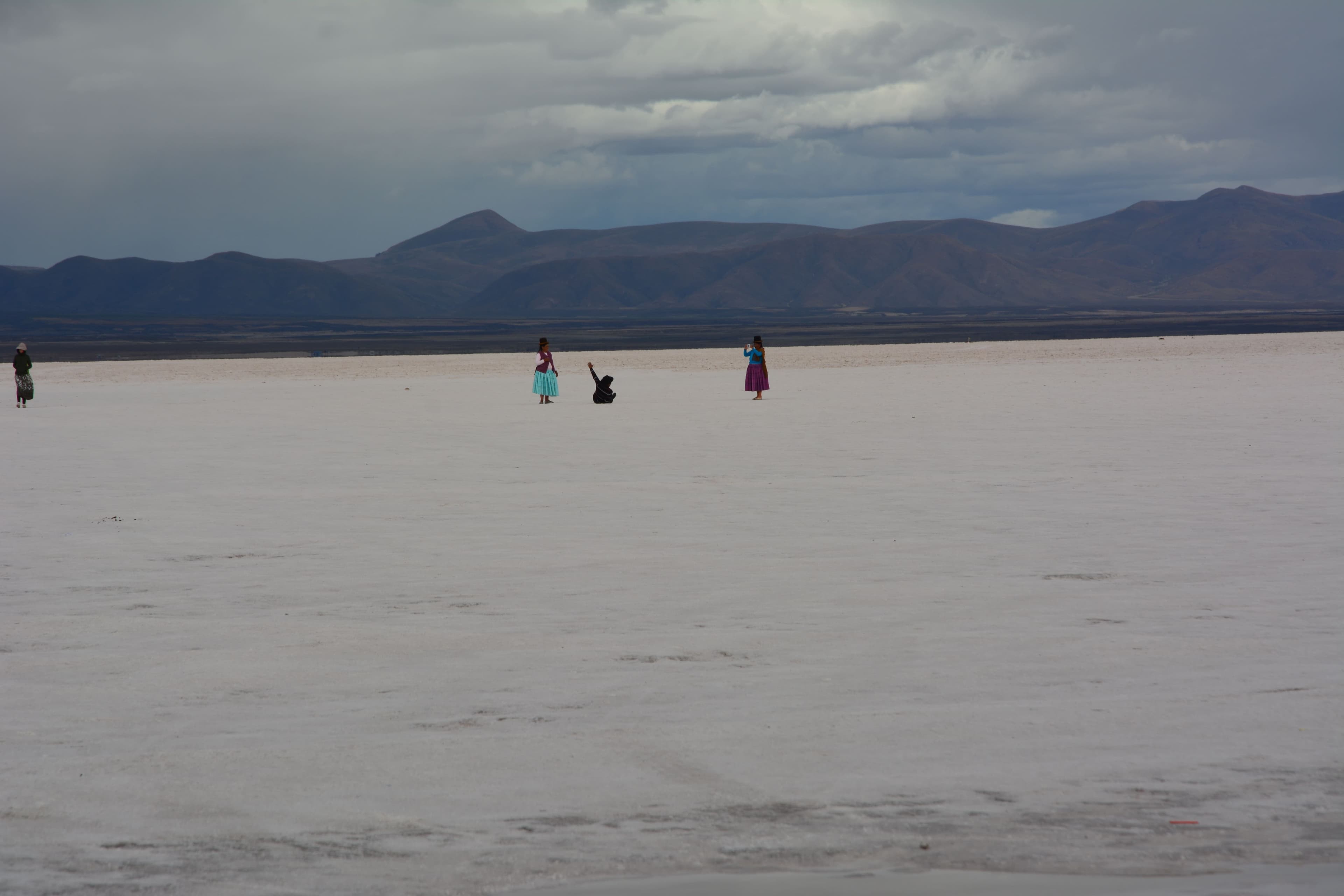 Cholitas en el Salar de Uyuni